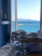 Seafront Kalamata Haven - Blue Luxury Suite