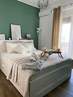 Seafront Kalamata Haven - Blue Luxury Suite