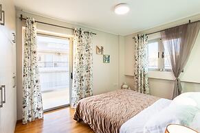 Beachfront Artemida Retreat - Peony Seabreeze Gem