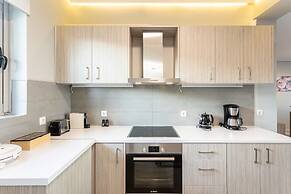 Beachfront Artemida Retreat - Peony Seabreeze Gem