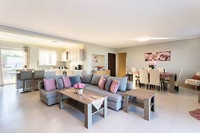 Beachfront Artemida Retreat - Peony Seabreeze Gem