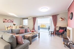 Beachfront Artemida Retreat - Peony Seabreeze Gem