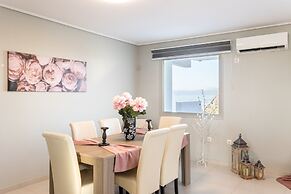 Beachfront Artemida Retreat - Peony Seabreeze Gem