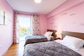 Beachfront Artemida Retreat - Peony Seabreeze Gem