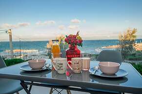 Beachfront Artemida Retreat - Peony Seabreeze Gem