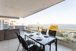 Beachfront Artemida Retreat - Peony Seabreeze Gem