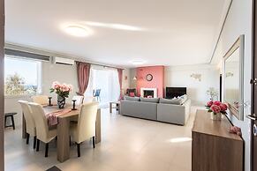 Beachfront Artemida Retreat - Peony Seabreeze Gem