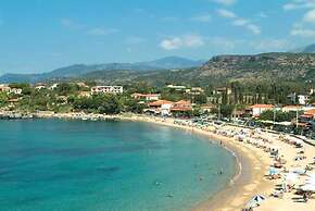 Stoupa Oasis - Spitiko Garden Getaway