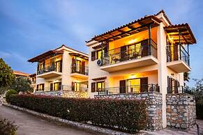 Stoupa Oasis - Spitiko Garden Getaway