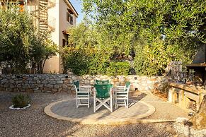 Stoupa Oasis - Spitiko Garden Getaway