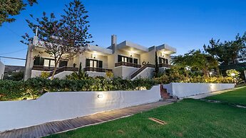 Seaside Oasis Near Heraklion Villa Maro Getaway