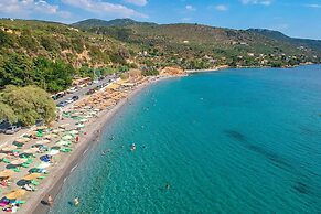 Verga Beachside Getaway With Panoramic Seaviews