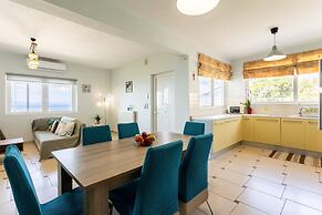 Verga Beachside Getaway With Panoramic Seaviews