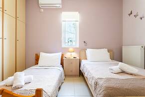 Verga Beachside Getaway With Panoramic Seaviews