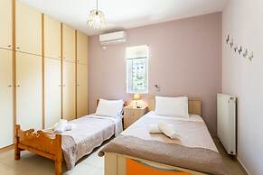 Verga Beachside Getaway With Panoramic Seaviews