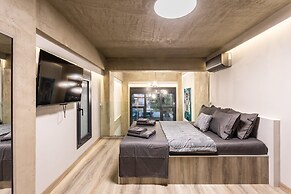 Ventiri Lofts - Luxury Duplex w Private Garden