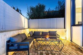 Ventiri Lofts - Luxury Duplex w Private Garden