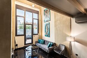 Ventiri Lofts - Luxury Duplex w Private Garden