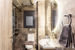 Ventiri Lofts - Luxury Duplex w Private Garden