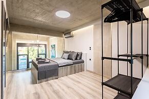 Ventiri Lofts - Luxury Duplex w Private Garden