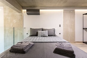 Ventiri Lofts - Luxury Duplex w Private Garden