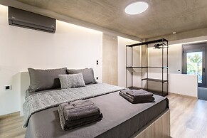 Ventiri Lofts - Luxury Duplex w Private Garden