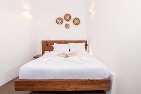 Santorini Luxury Suite w Rooftop Hottub Seaview