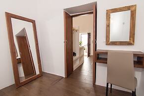 Santorini Luxury Suite w Rooftop Hottub Seaview