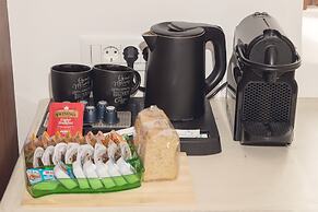 Santorini Luxury Suite w Rooftop Hottub Seaview