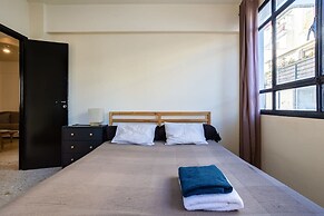 Acropolis Zen A Chic Home in the Center of It All