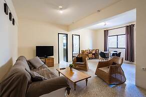 Acropolis Zen A Chic Home in the Center of It All