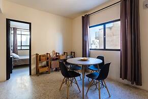 Acropolis Zen A Chic Home in the Center of It All