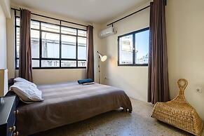 Acropolis Zen A Chic Home in the Center of It All