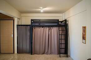 Acropolis Zen A Chic Home in the Center of It All