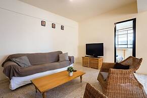 Acropolis Zen A Chic Home in the Center of It All