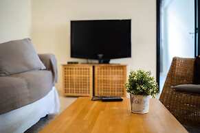 Acropolis Zen A Chic Home in the Center of It All