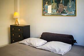 Acropolis Zen A Chic Home in the Center of It All