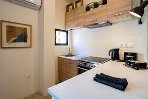 Acropolis Zen A Chic Home in the Center of It All