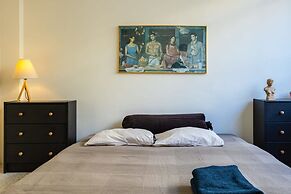 Acropolis Zen A Chic Home in the Center of It All