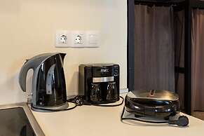 Acropolis Zen A Chic Home in the Center of It All