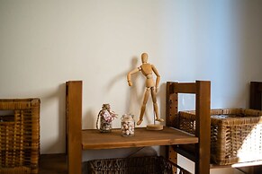 Acropolis Zen A Chic Home in the Center of It All