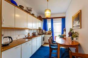 Bright Comfy Flat Near the Beach the City Center