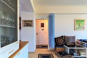 Bright Comfy Flat Near the Beach the City Center