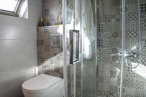 Coastal Stone Hideaway With Stunning Scenery