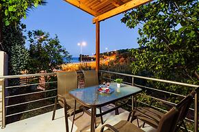 Armonia by the Sea - Majestic Seaside Retreat