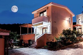 Armonia by the Sea - Majestic Seaside Retreat