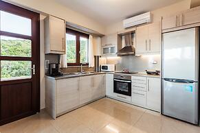 Armonia by the Sea - Majestic Seaside Retreat