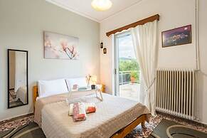 Seaside Family Haven - Avia s Spacious Getaway