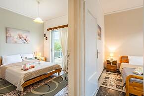 Seaside Family Haven - Avia s Spacious Getaway