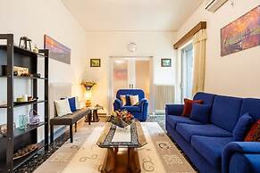 Seaside Family Haven - Avia s Spacious Getaway